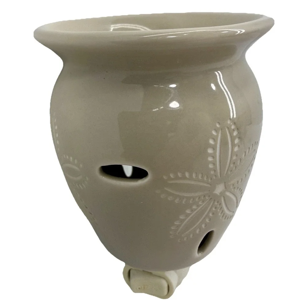 Scentsy Plug-In Wax Warmer Sand Dollar Nightlight Beach Nautical Cream White EUC